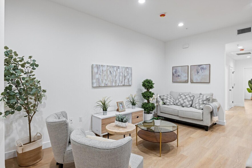 Building Photo - Leffingwell Apartment Complex