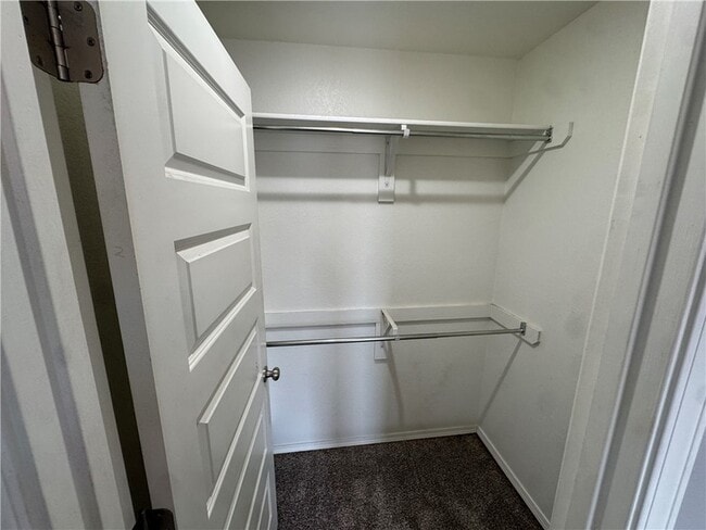 Building Photo - 1520 S Razorback Rd