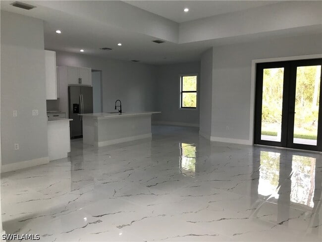 Building Photo - 2863 52nd Ave NE