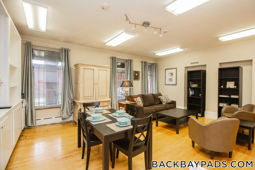 Building Photo - 290 Beacon St