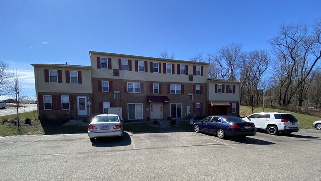 Building Photo - Wonderful 2BR in Bellevue!  Central A/C, Equipped Kitchen & More! Great Location!! Call Today!