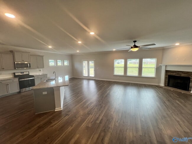 Building Photo - 142 Tango Dr