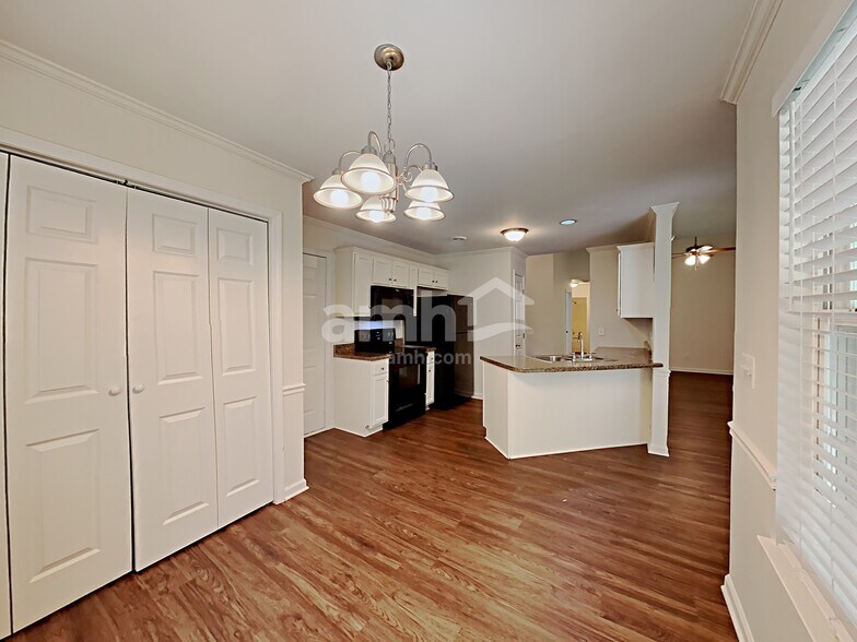 Building Photo - 3123 Bilbrey Dr