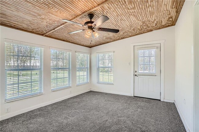 Building Photo - 12506 Tomanet Trail