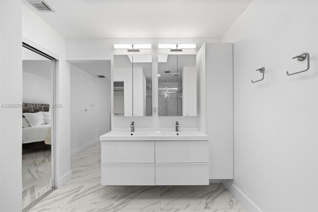 Building Photo - 3549 Magellan Cir