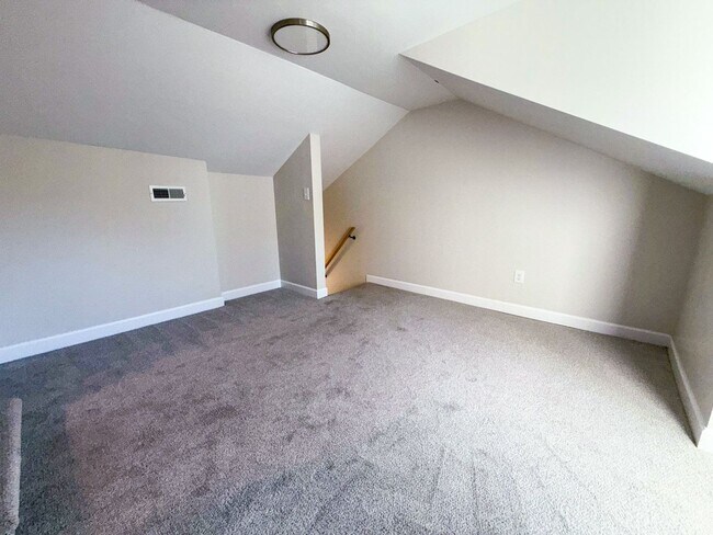 Building Photo - Charming Cape Cod in Columbus | 3BR, Updat...