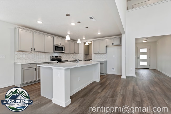 Building Photo - 7642 E Lightfoot St