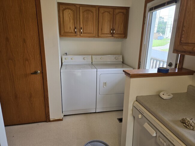 Building Photo - 806 Sycamore St