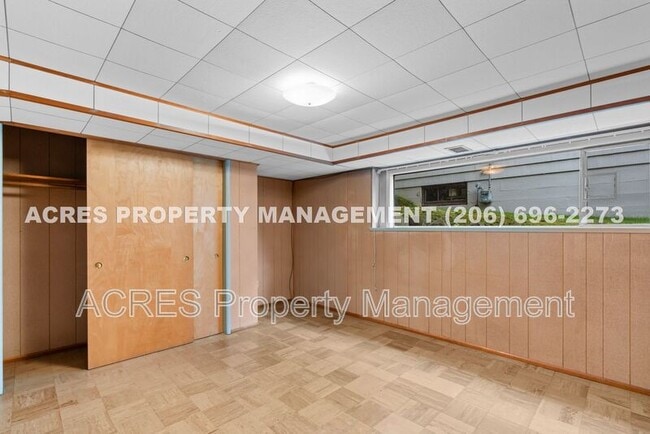 Building Photo - 7617 S Lakeridge Dr