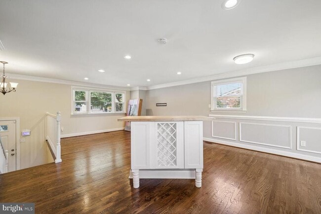 Building Photo - 9708 Glen View Dr