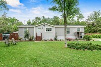 Building Photo - Charming 3/2 in the Heart of Williston – U...