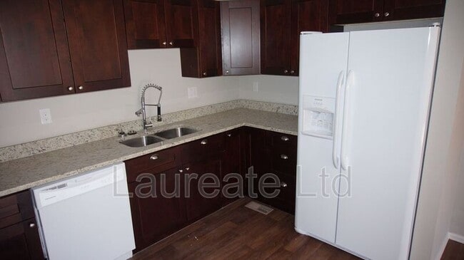 Building Photo - 2995 W Yale Ave