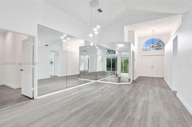 Building Photo - 6931 NW 34th St