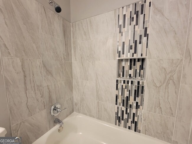 Building Photo - 1086 Summer Brook Rd