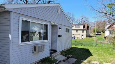 Building Photo - 4015 Claire St