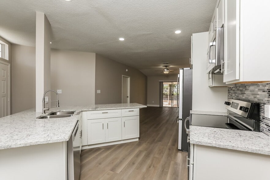 Building Photo - 7952 Soft Pine Cir