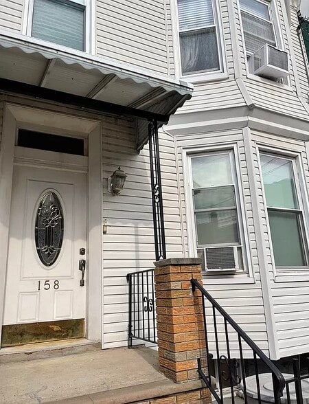 Primary Photo - 158 Hopkins Ave