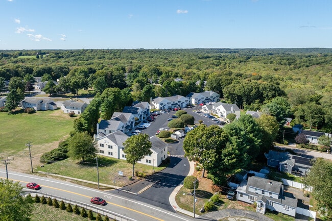 Aerial Context 1 - Stonington Arms