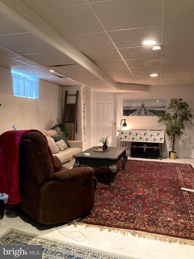 Building Photo - 219 Williams Rd