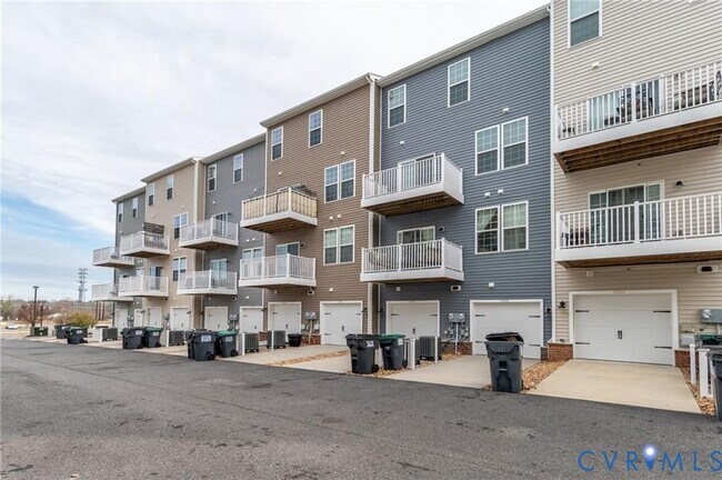 Building Photo - 5924 Whitehurst Ln