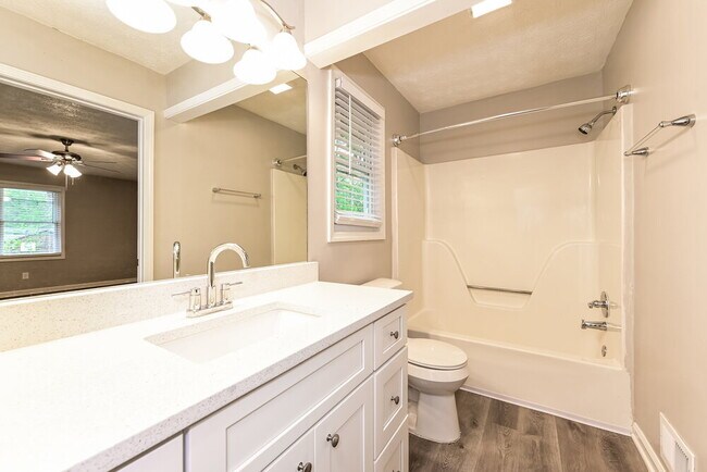 Building Photo - 709 Cloudland Ct