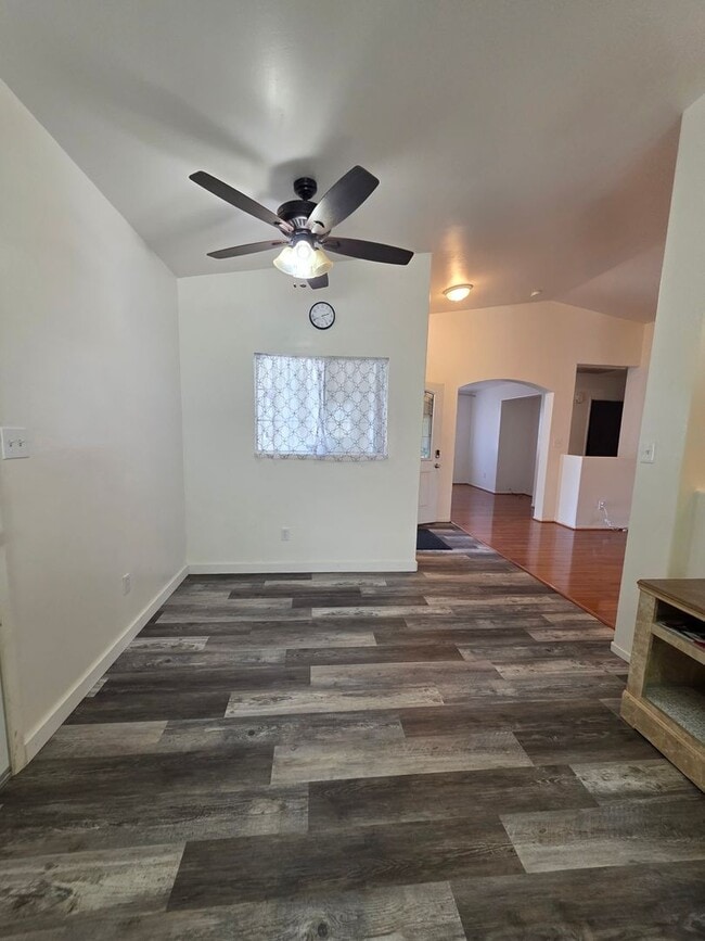 Building Photo - 1305 Quartz Hill Rd