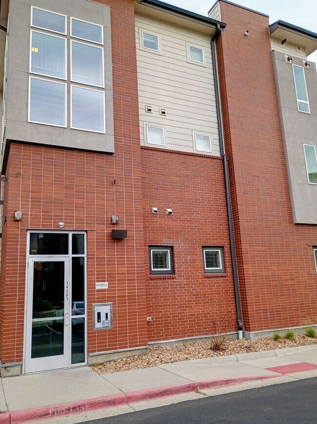 Building Photo - 14301 E Tennessee Ave