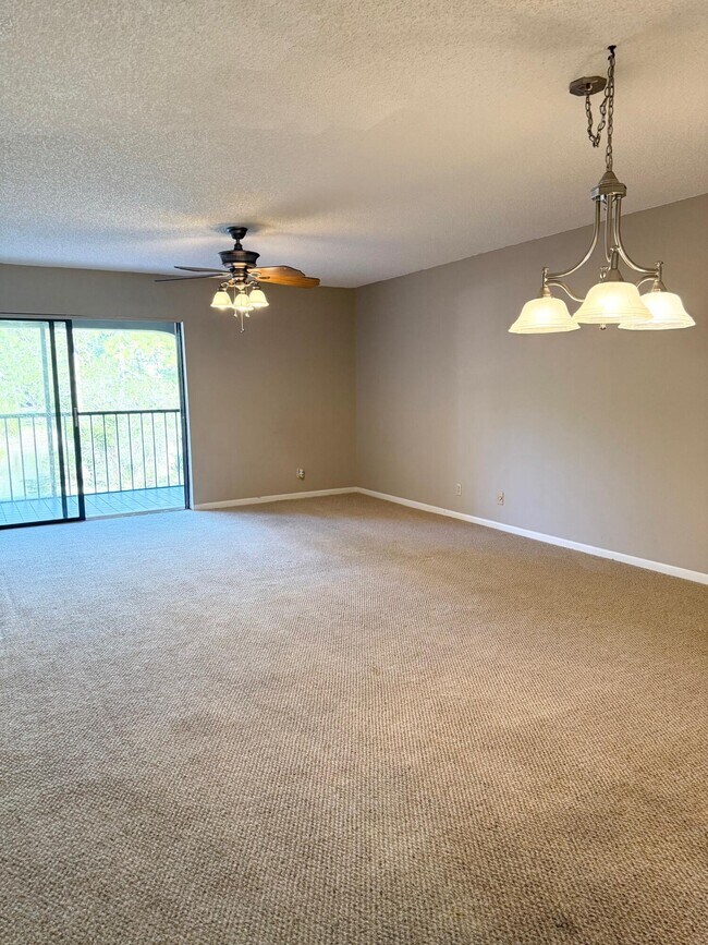 Building Photo - 930 SW 9th St Cir