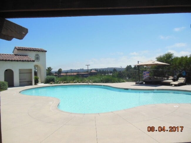 Building Photo - 3BD 2.5BA 2CAR Garage