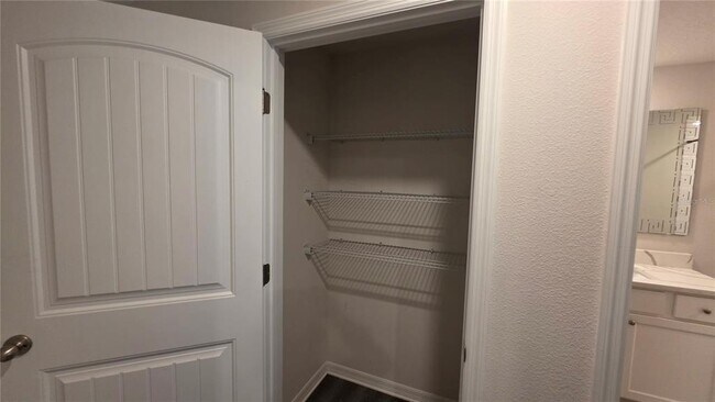 Building Photo - 16221 Admirals Cove Ln