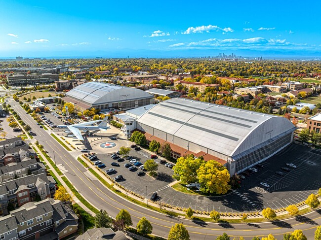 Building Photo - 6618 E Lowry Blvd