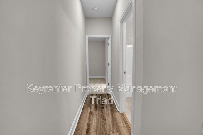 Building Photo - 5470 Noble View Dr