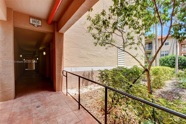 Primary Photo - 1805 N Flagler Dr