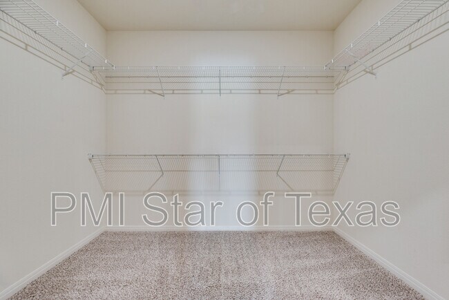 Building Photo - 247 Enchanted Way