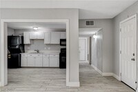 Building Photo - 1809 Linden Ave
