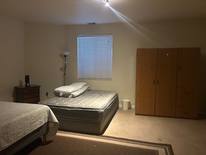 Building Photo - 5335 Malta St