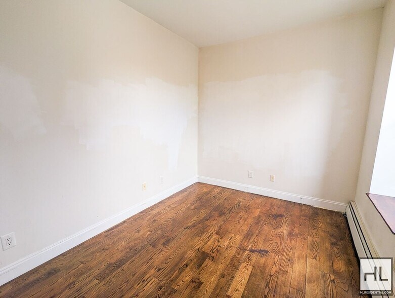 Building Photo - Fifth Avenue