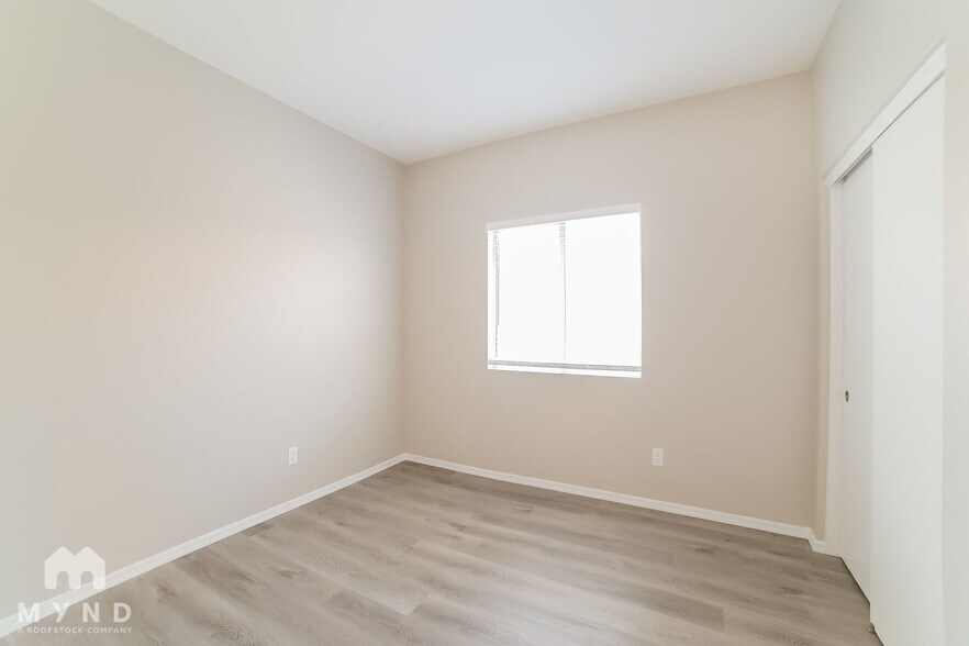 Building Photo - 2607 S 156th Ave