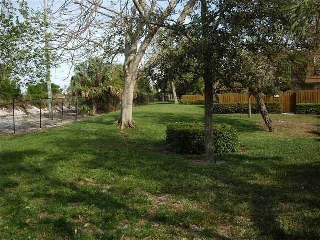 Building Photo - 2811 28th Ct