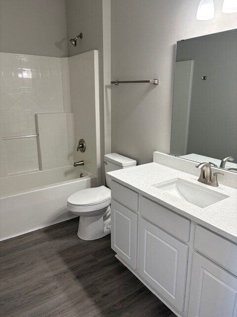 Building Photo - 140 Oak Towne Dr