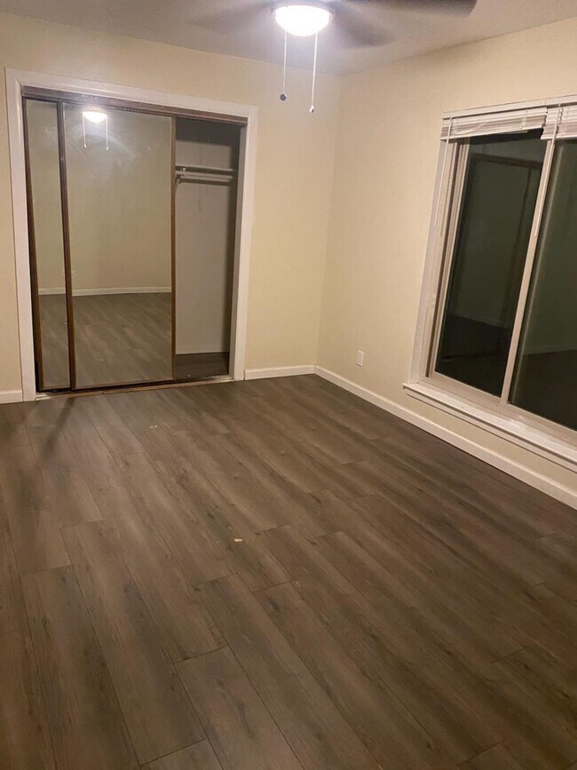 Building Photo - 708 S 19th St