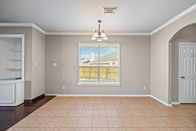 Building Photo - 7202 Lyndhurst Village Ln