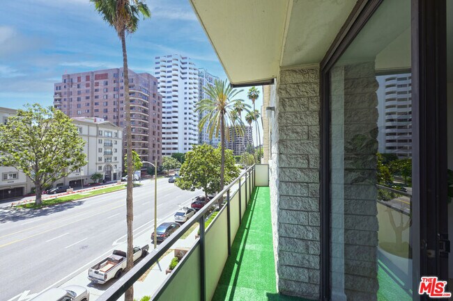 Building Photo - 10535 Wilshire Blvd