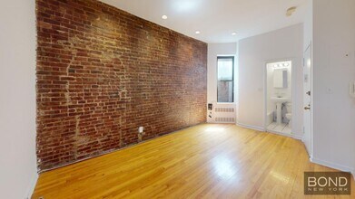 Building Photo - 332 E 93rd St