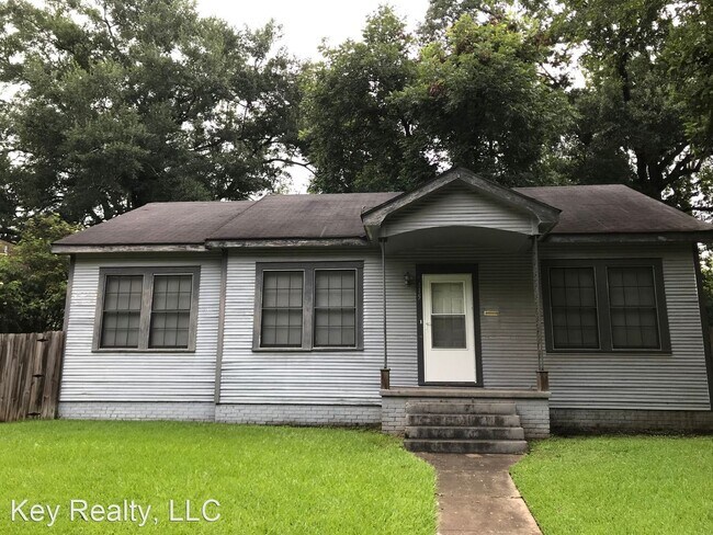 Primary Photo - 3 br, 1 bath House - 115 Colonial Drive