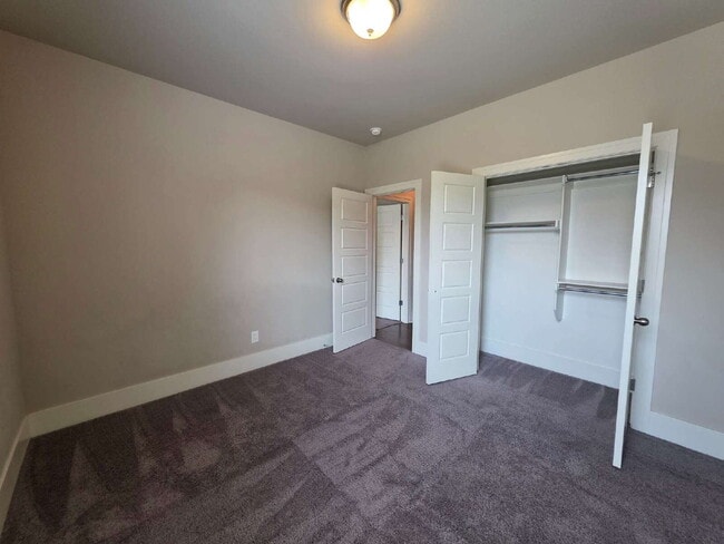 Building Photo - 616 Mill Pond Wy