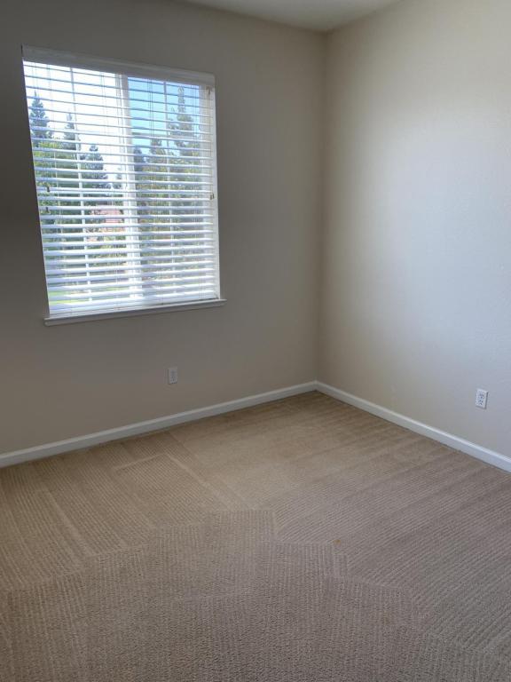 Building Photo - 2372 River Rock Dr
