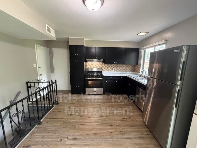 Building Photo - 11050 Linnell Dr