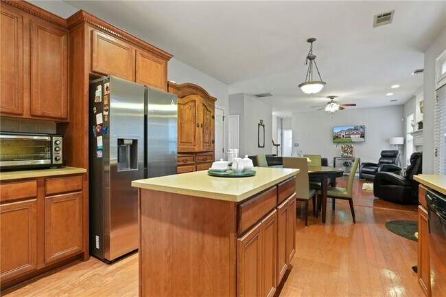 Building Photo - 3224 Wolf Club Ln SW