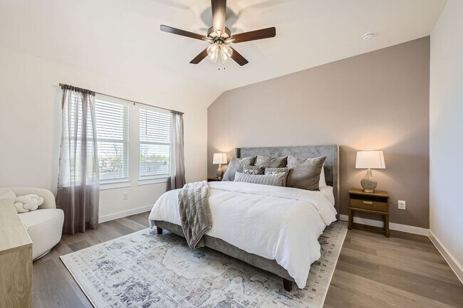 Building Photo - Oakmont Floor Plan